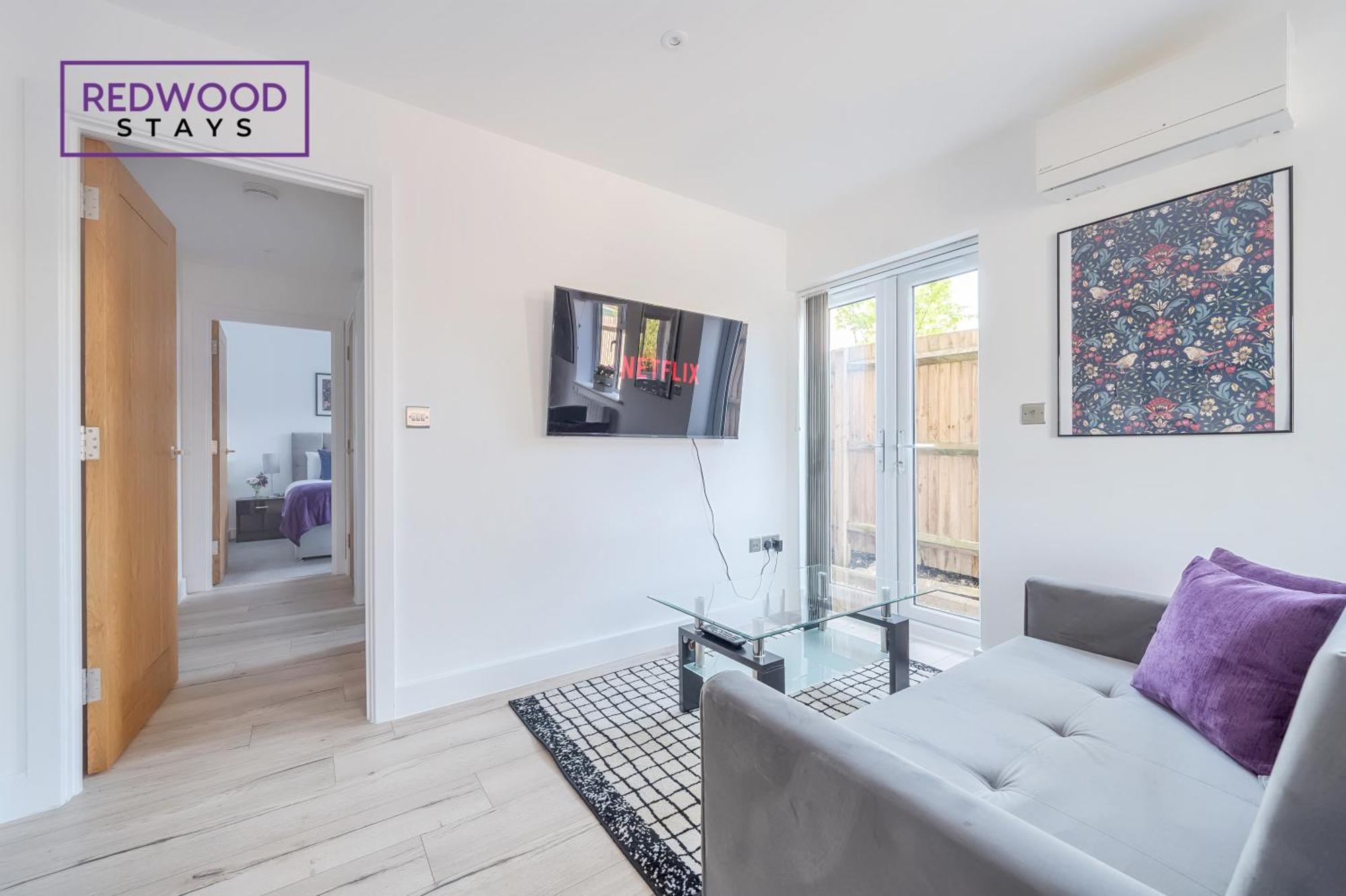 Modern Serviced Apartments For Contractors & Families With Free Parking, Wifi & Netflix By Redwood Stays باسينغستوك المظهر الخارجي الصورة