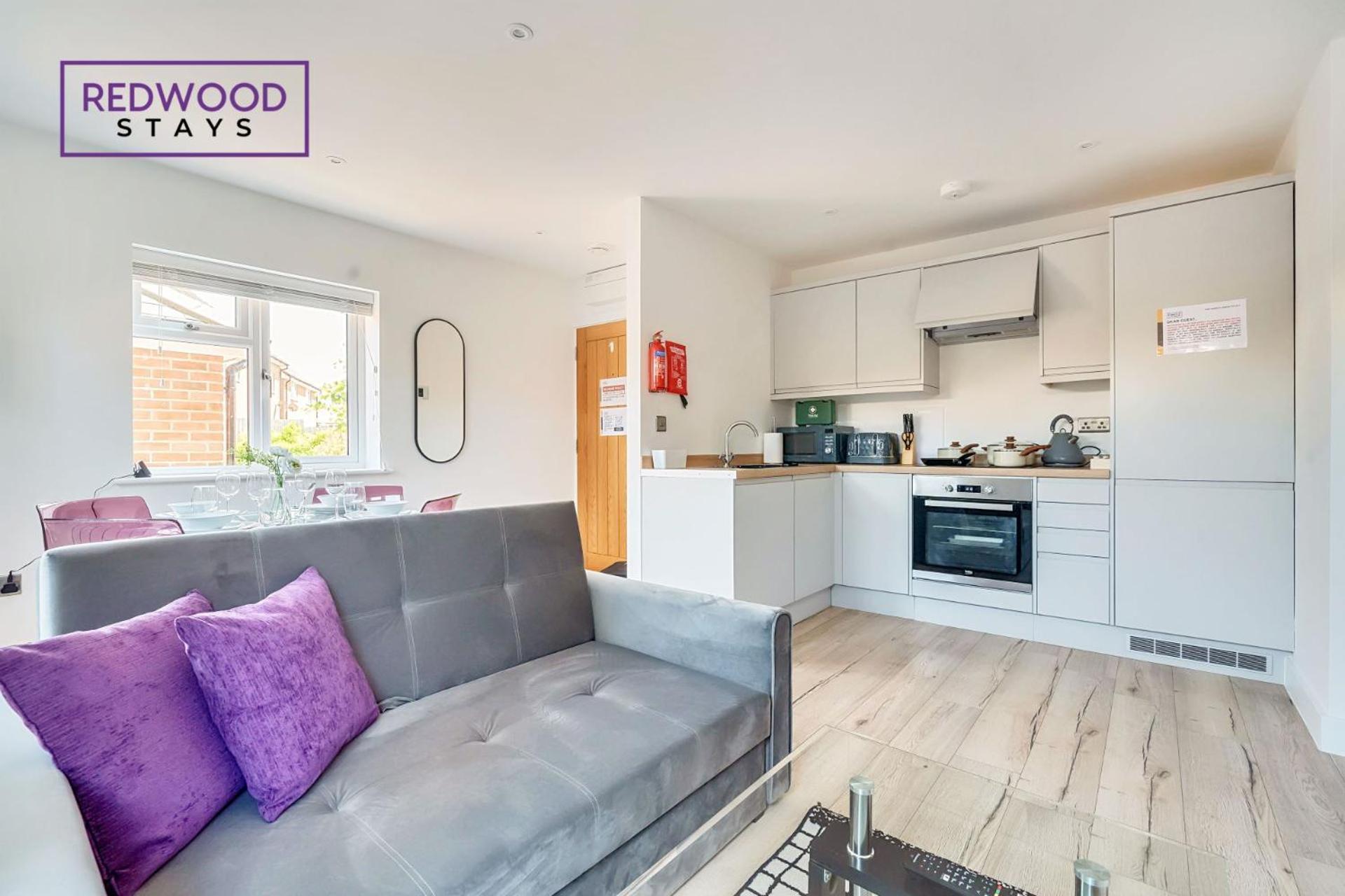 Modern Serviced Apartments For Contractors & Families With Free Parking, Wifi & Netflix By Redwood Stays باسينغستوك المظهر الخارجي الصورة