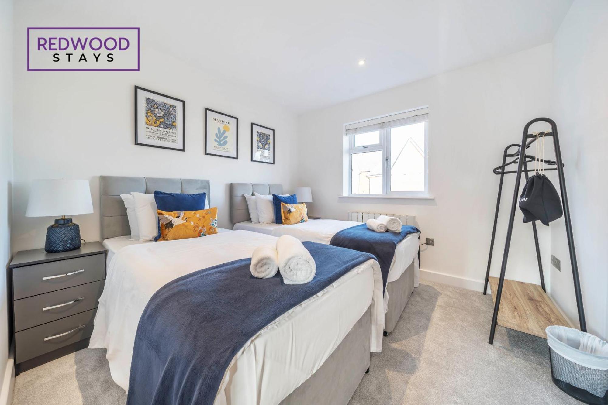 Modern Serviced Apartments For Contractors & Families With Free Parking, Wifi & Netflix By Redwood Stays باسينغستوك المظهر الخارجي الصورة