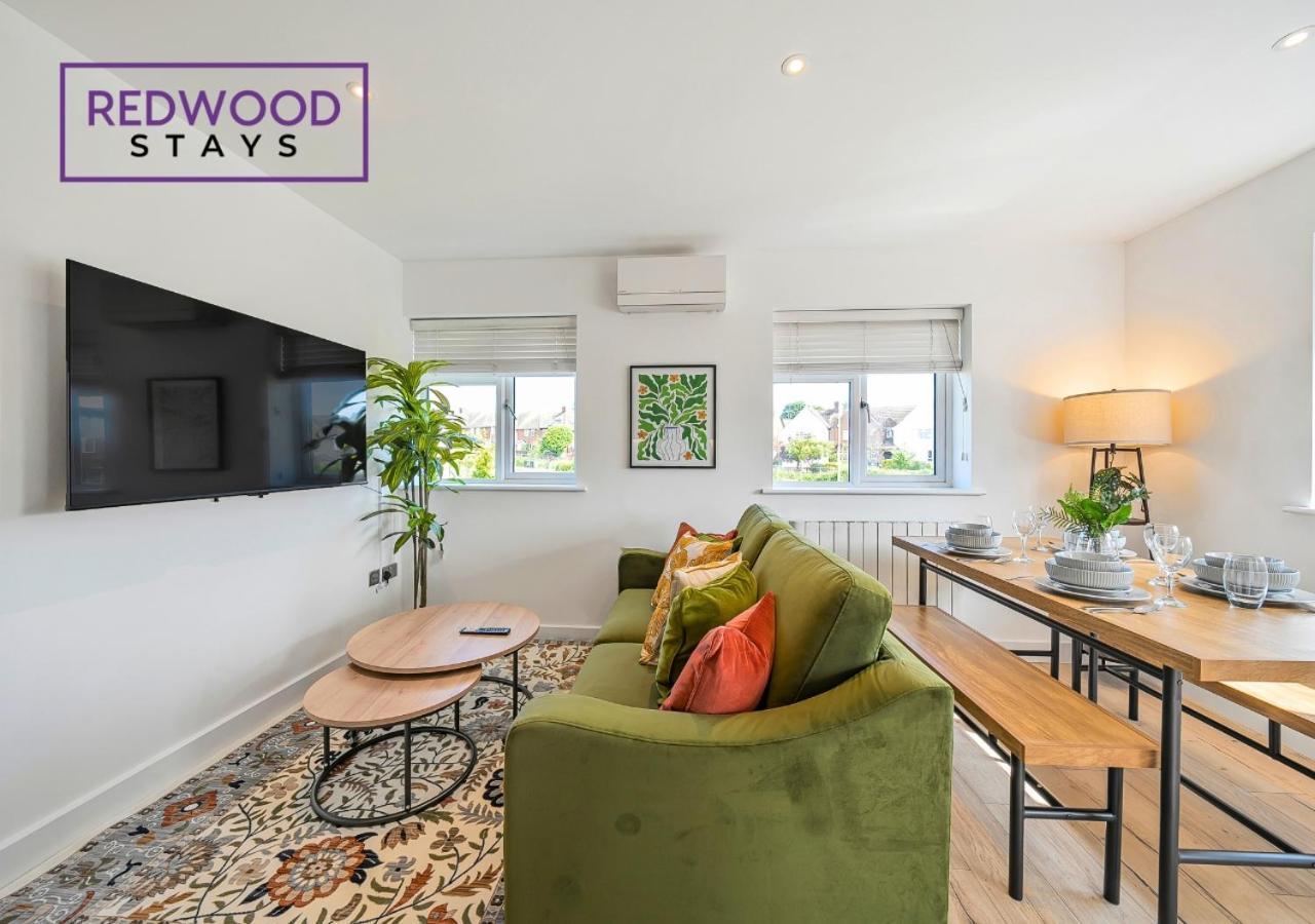 Modern Serviced Apartments For Contractors & Families With Free Parking, Wifi & Netflix By Redwood Stays باسينغستوك المظهر الخارجي الصورة